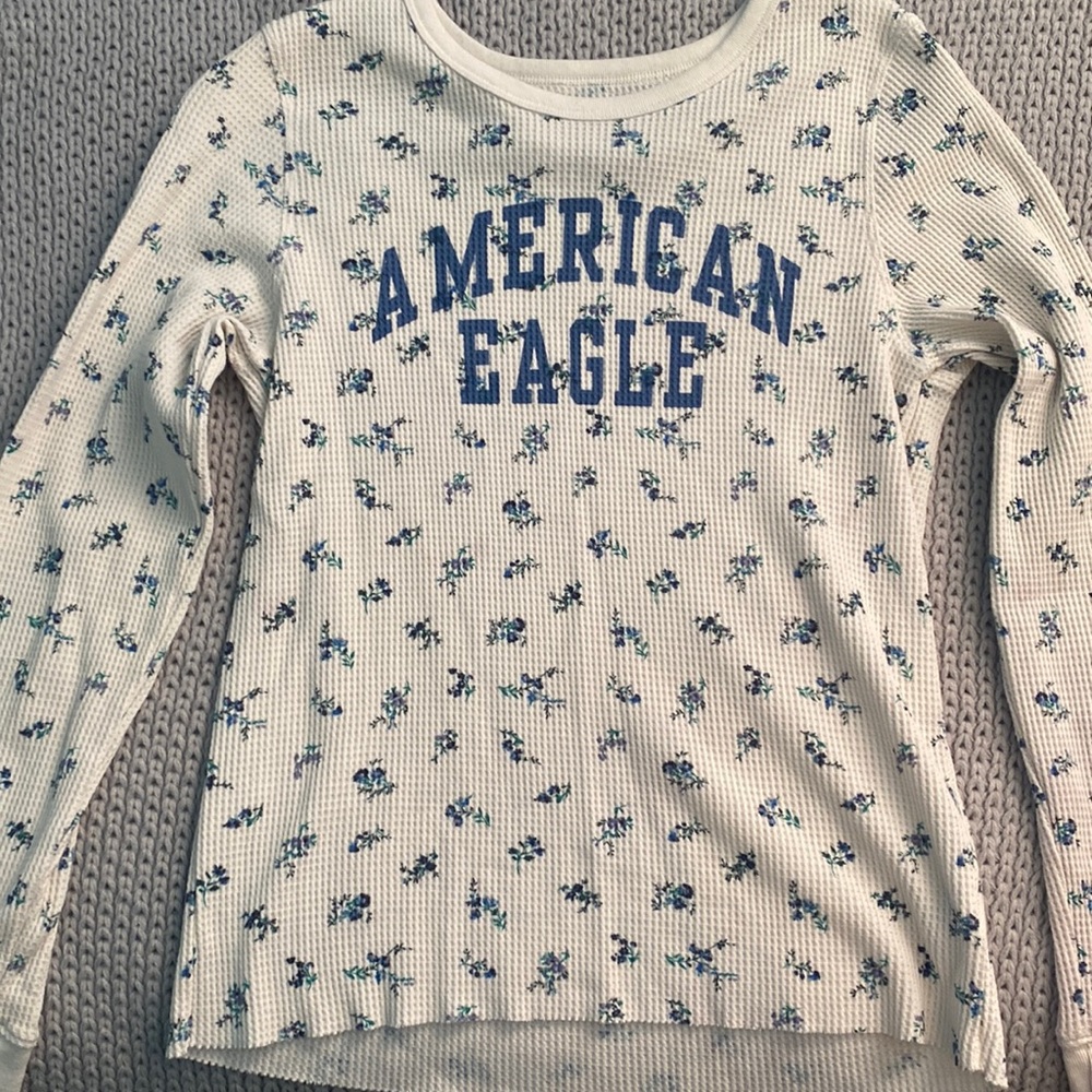 American eagle long sleeve layering tee